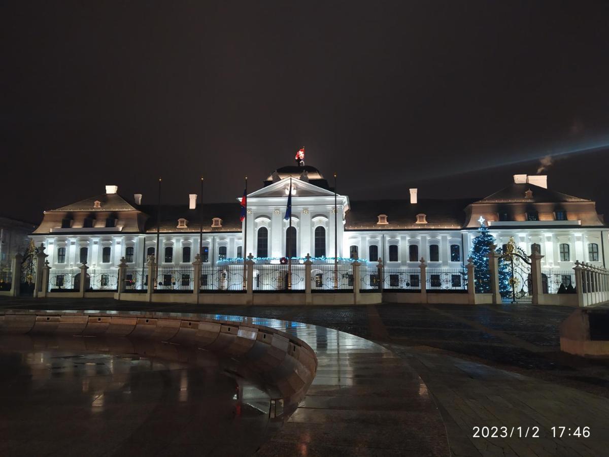 ברטיסלאבה Krasny Byt S Vyhladmi V Historickom Centre מראה חיצוני תמונה